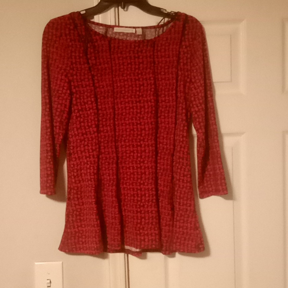 Read and black top